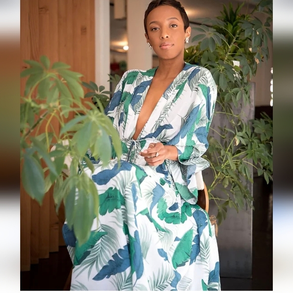 On twelfth palm set - Picture 1 of 12